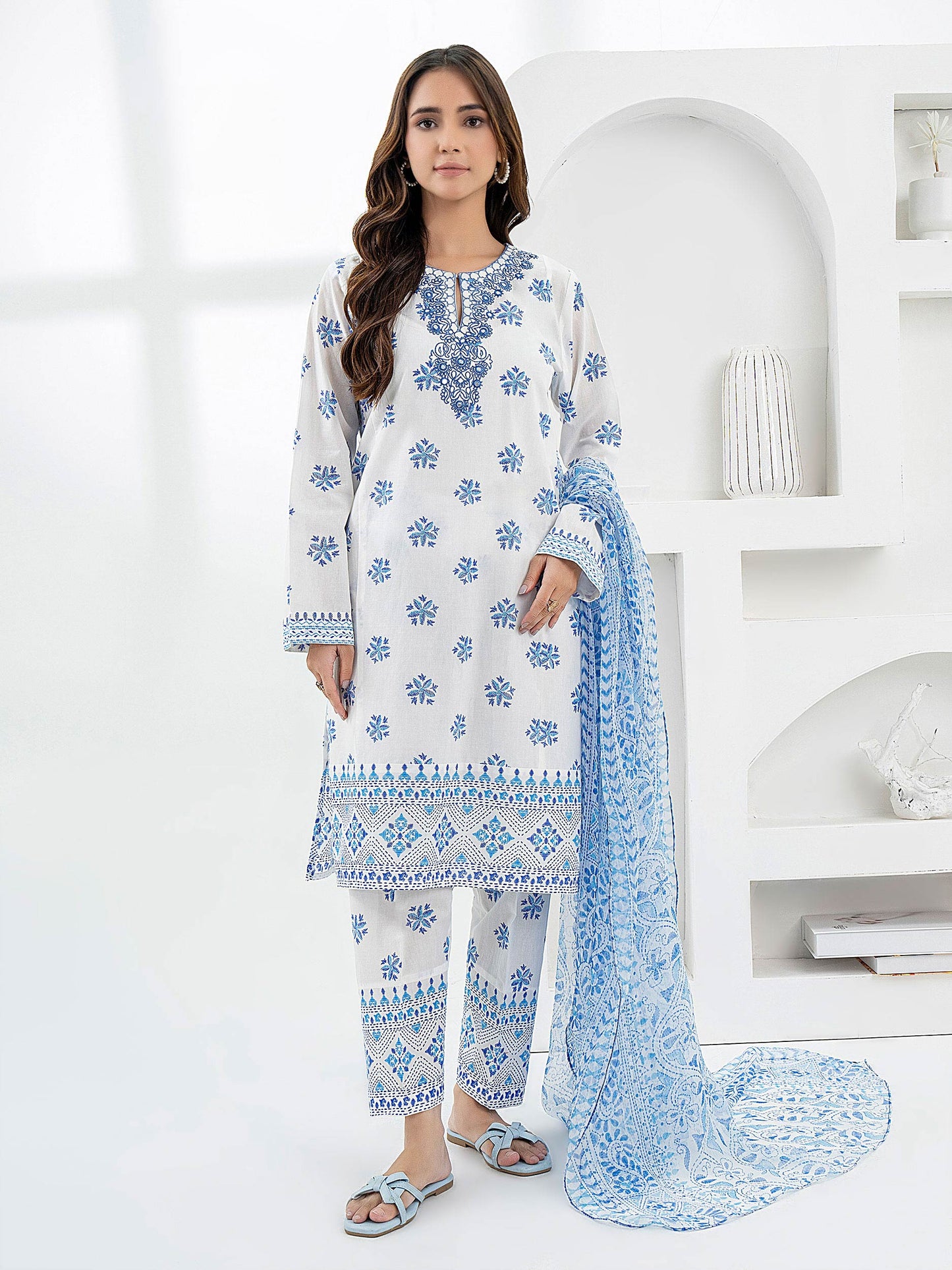 3 Piece Lawn Suit-Embroidered (Pret)