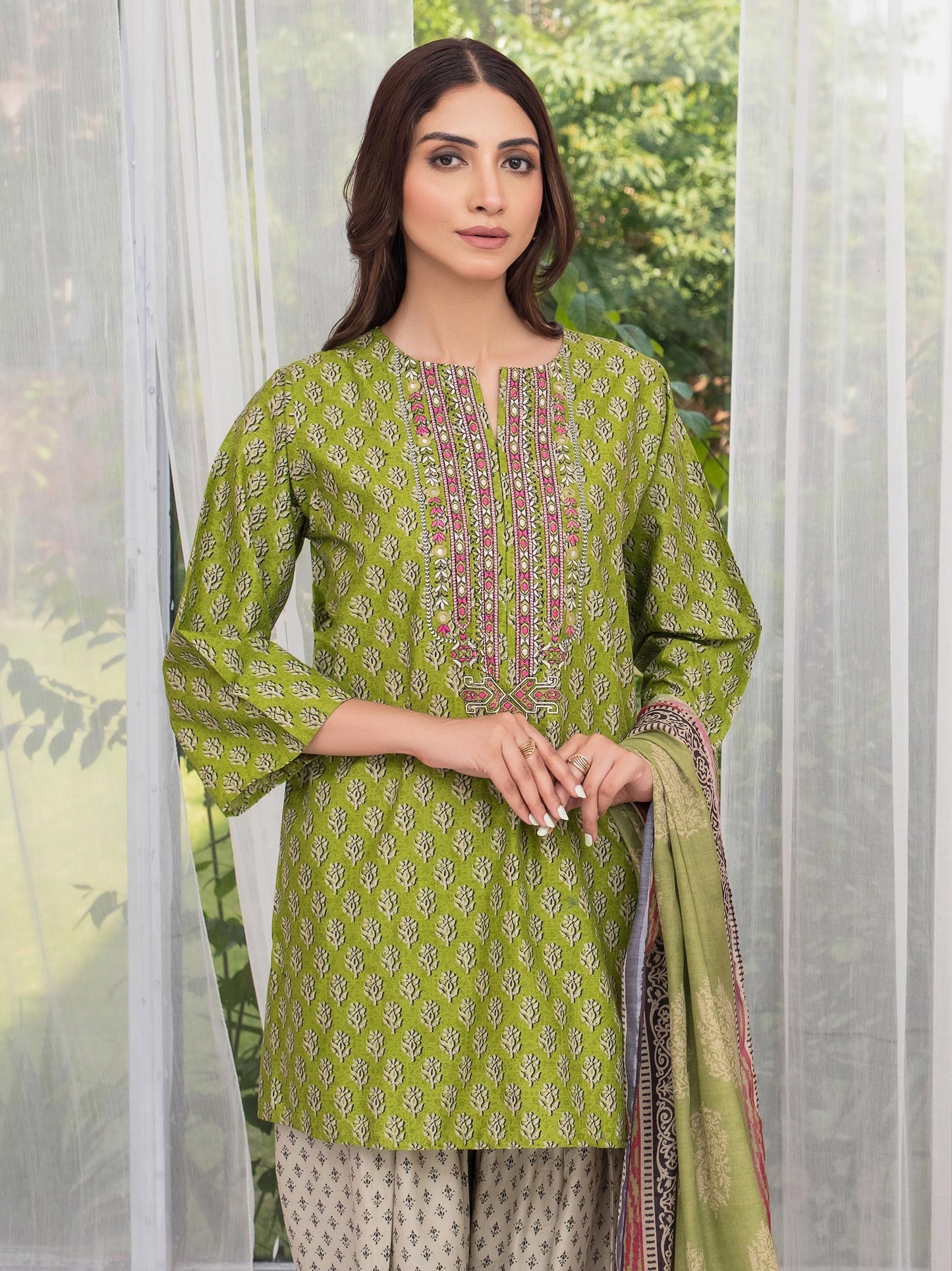 3 Piece Lawn Suit-Embroidered (Unstitched)