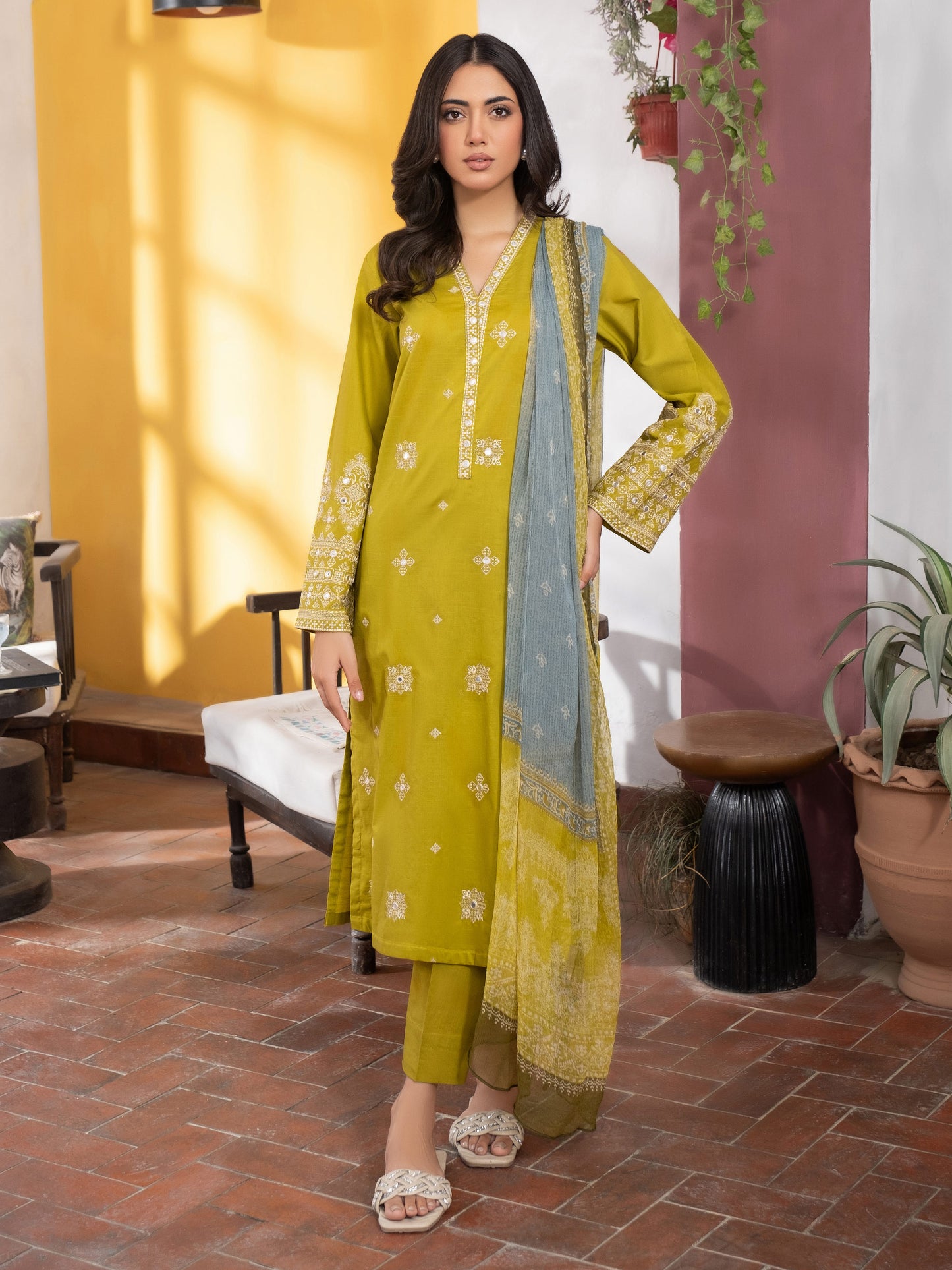 3 Piece Lawn Suit-Embroidered (Unstitched)