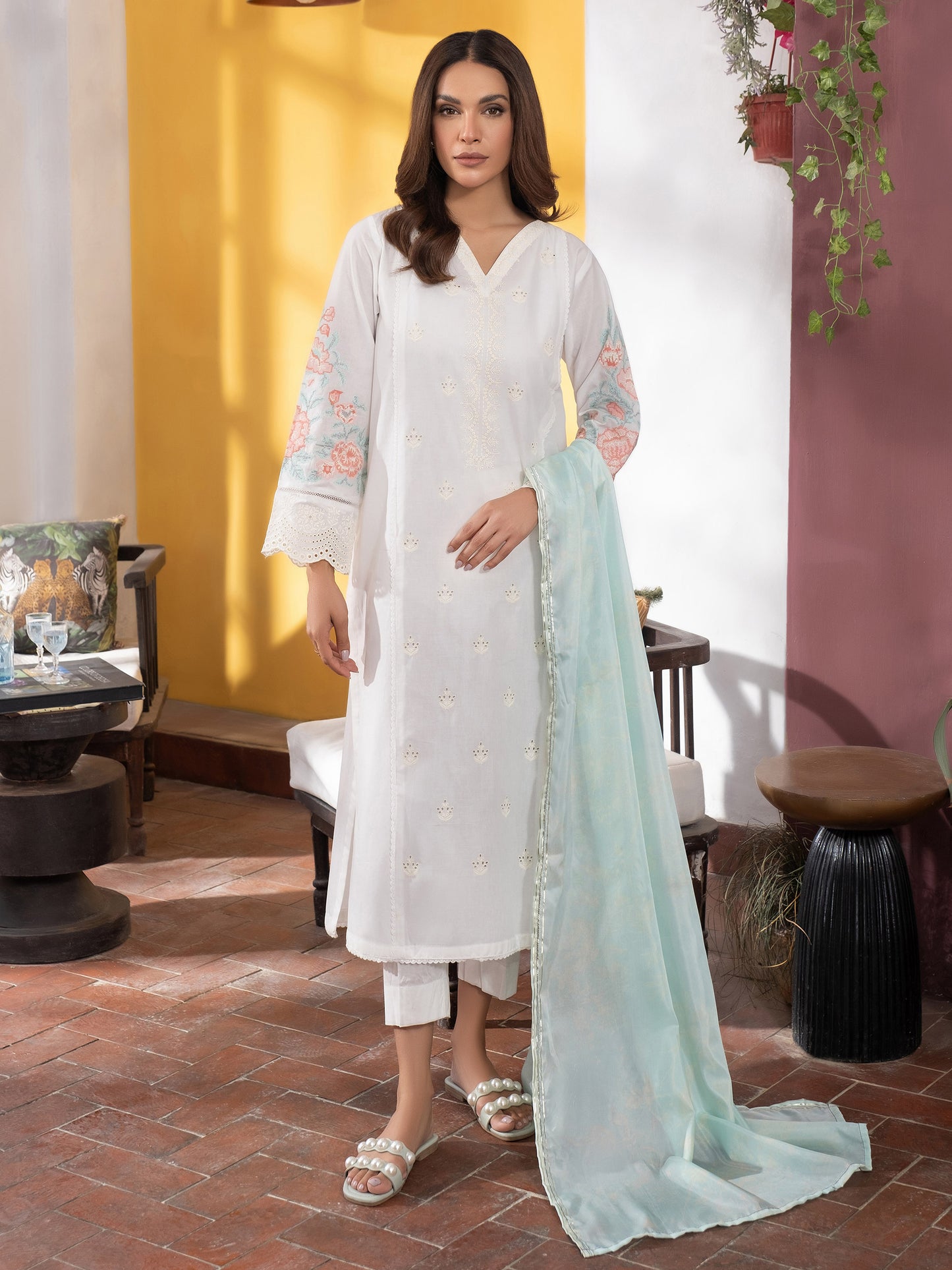 2 Piece Lawn Suit-Embroidered (Unstitched)