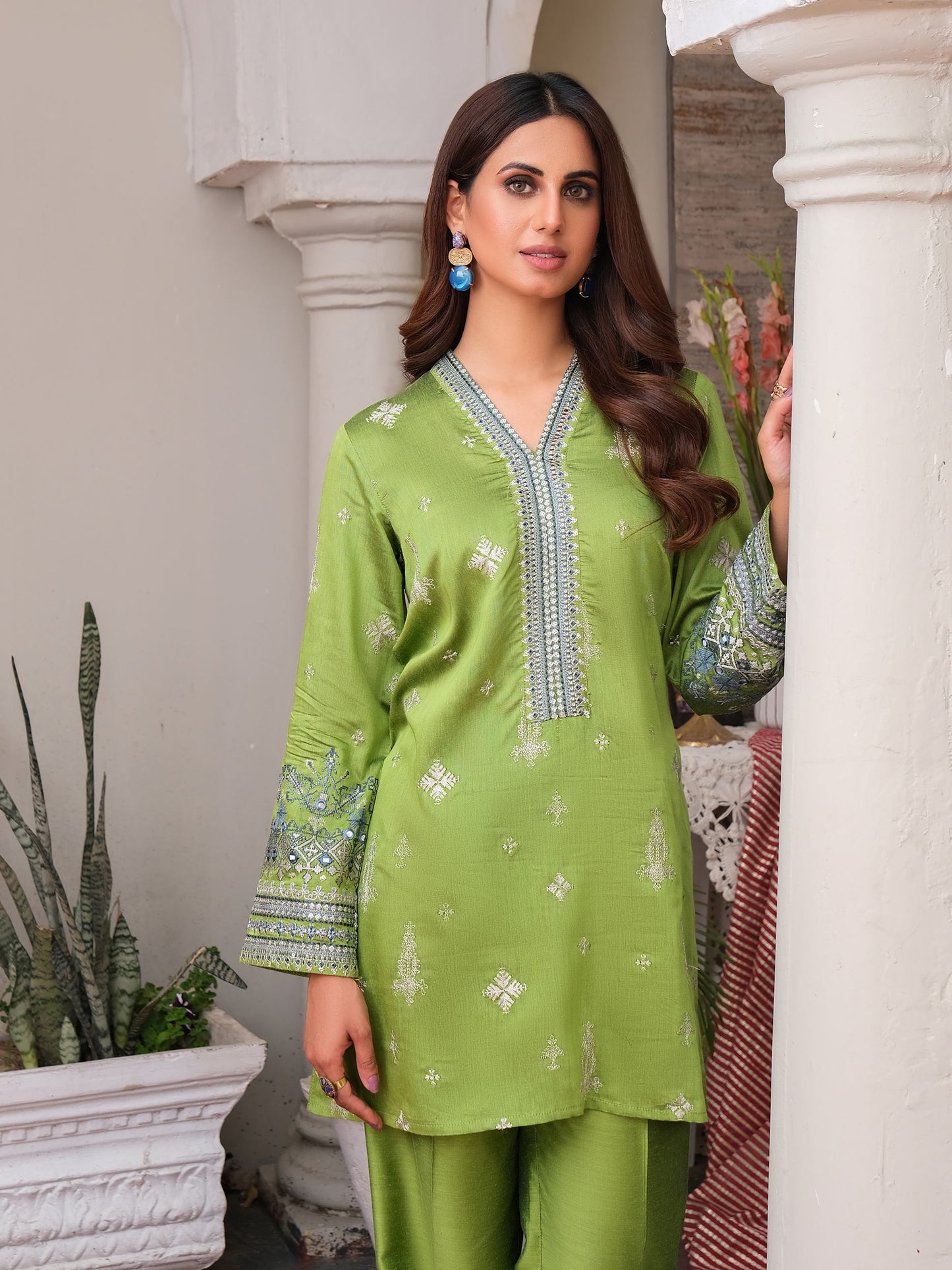 2 Piece Raw Silk Suit-Embroidered (Unstitched)