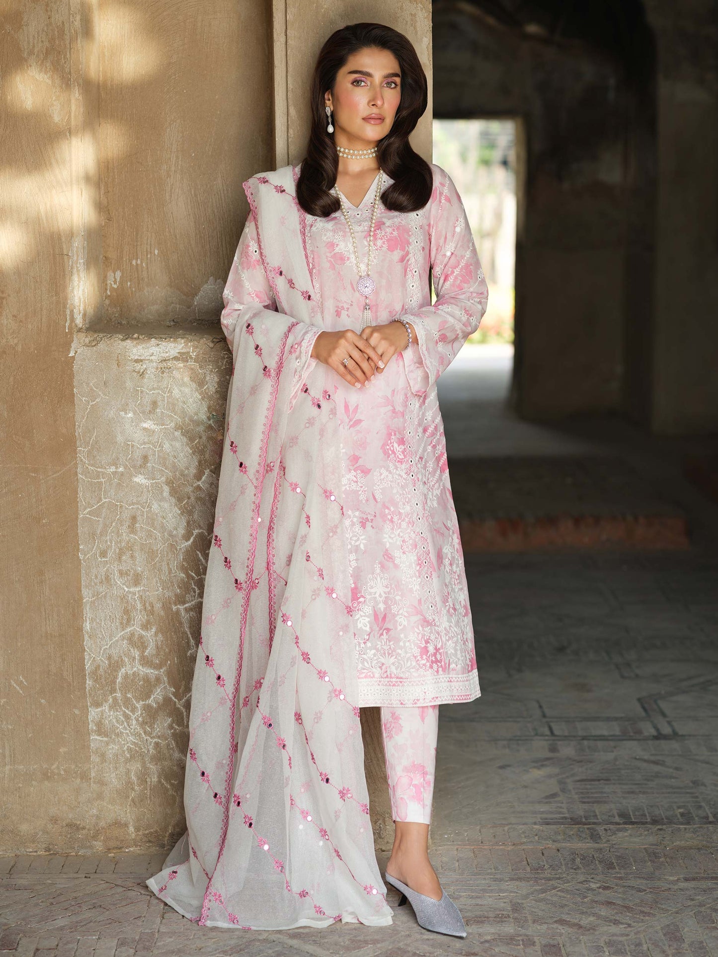 3 Piece Lawn Suit-Embroidered (Pret)