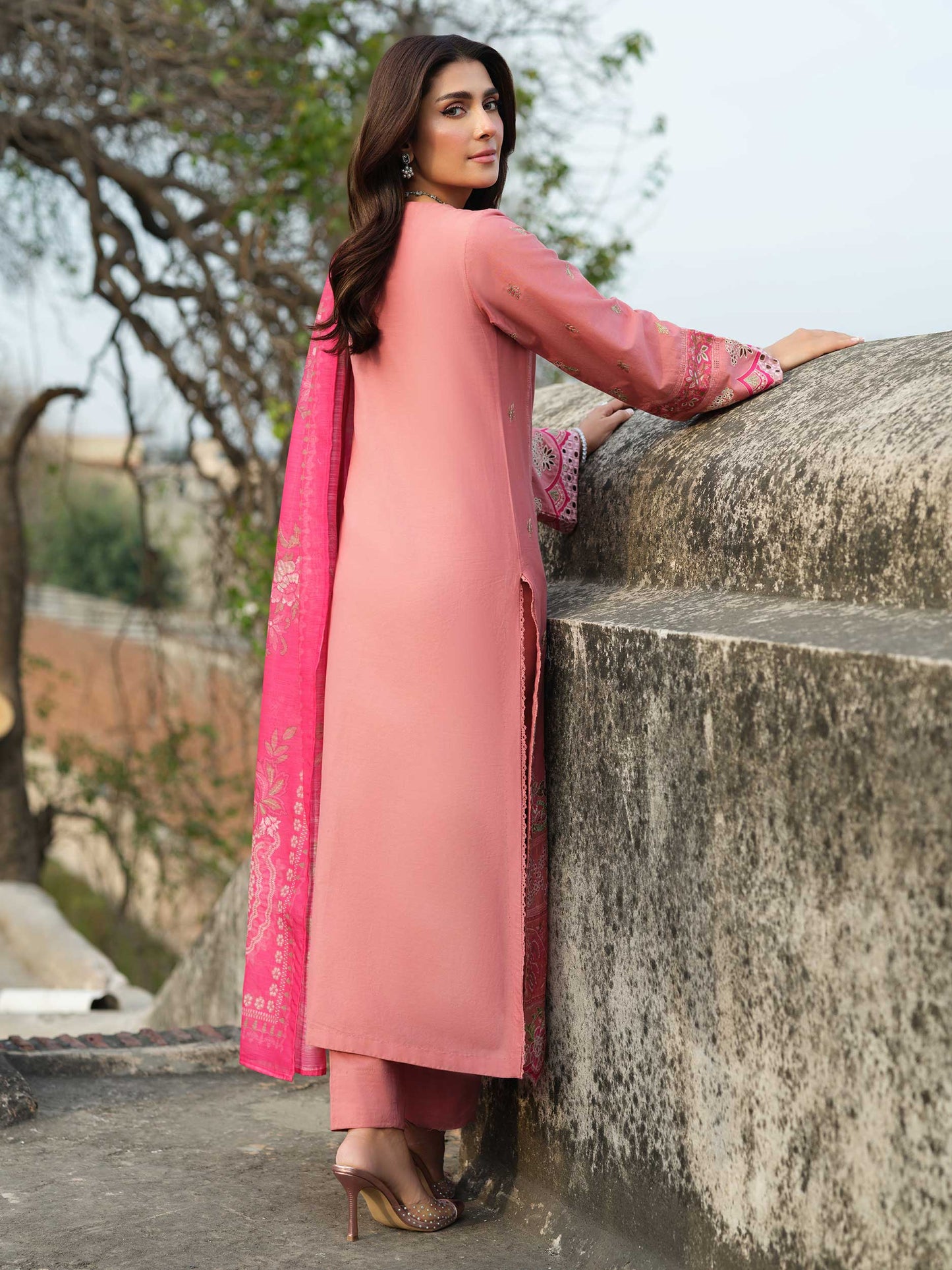 3 Piece Lawn Suit-Embroidered (Pret)