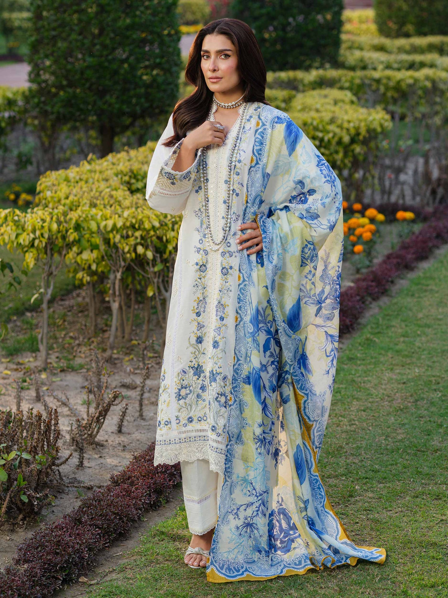 3 Piece Lawn Suit-Embroidered (Pret)