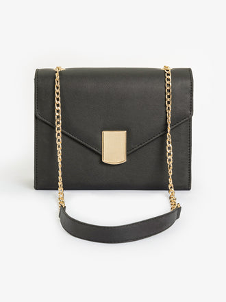 envelope-shaped-handbag