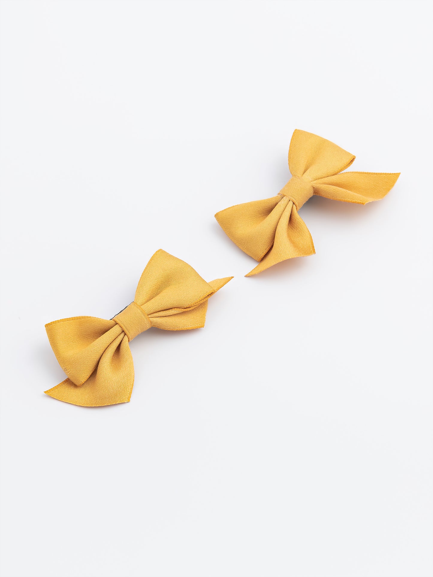 Bow-Tie Snap Clip