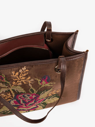 embroidered-handbag