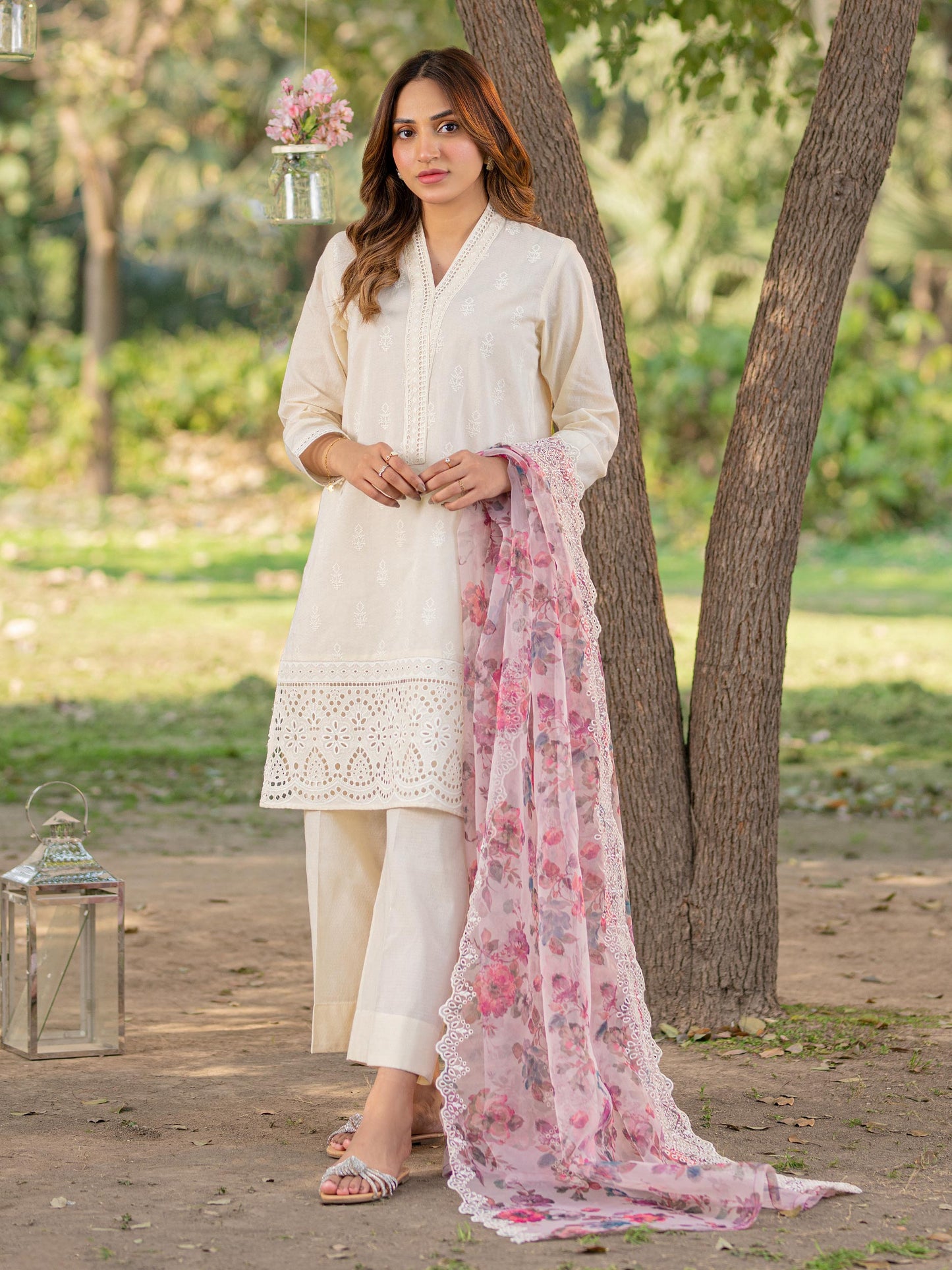 3 Piece Lawn Suit-Embroidered (Unstitched)