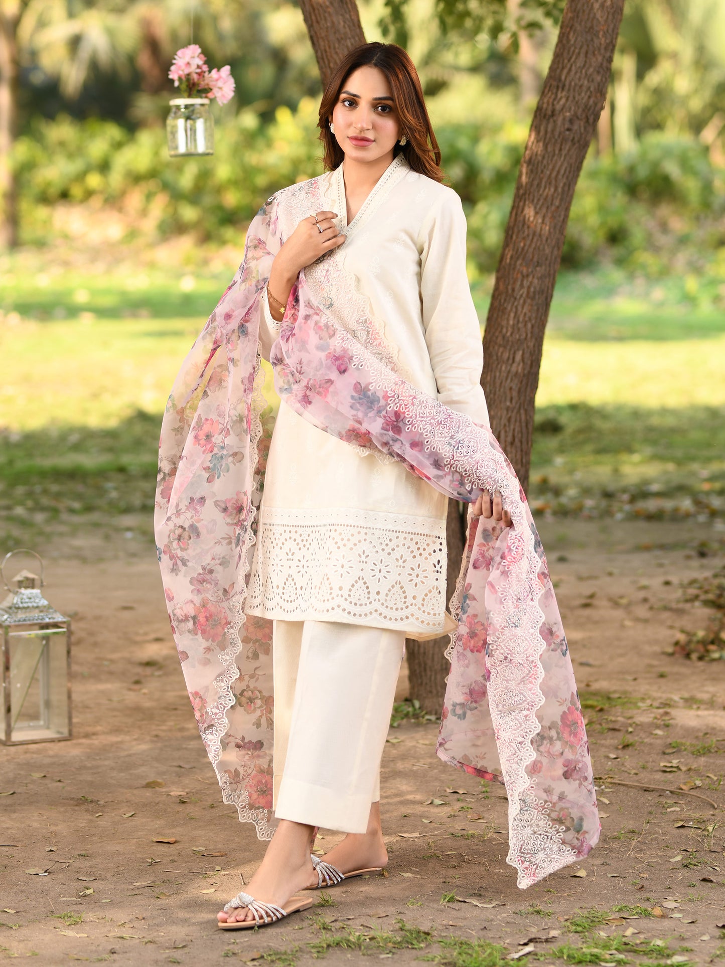 3 Piece Lawn Suit-Embroidered (Unstitched)