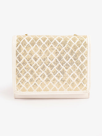 embroidered-clutch