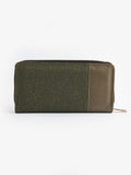 classic-textured-wallet