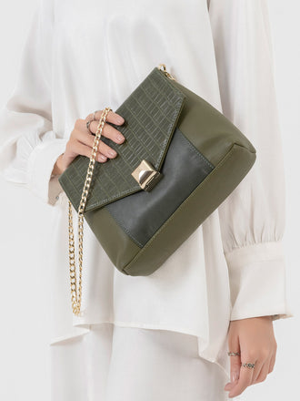 snake-textured-handbag