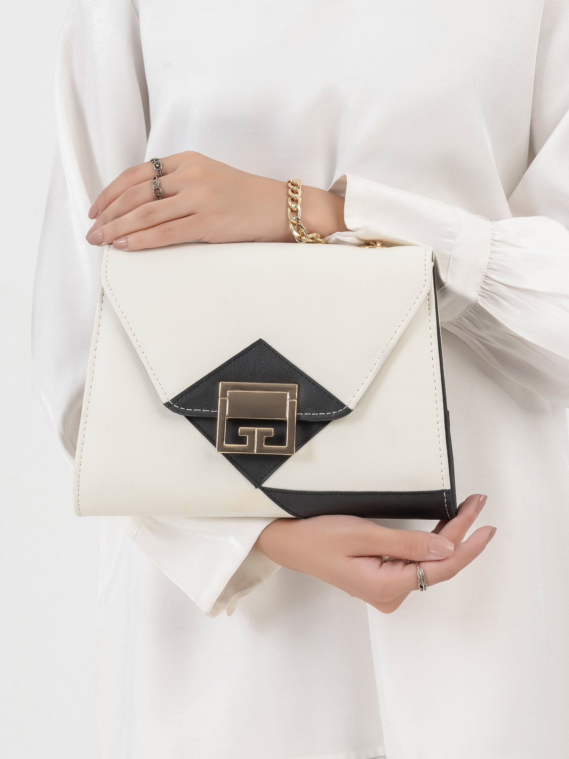 Two Toned Clutch – Limelightpk