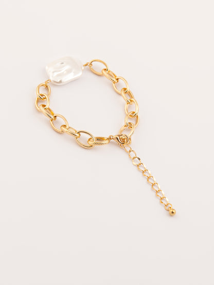 Loop Pearl Bracelet