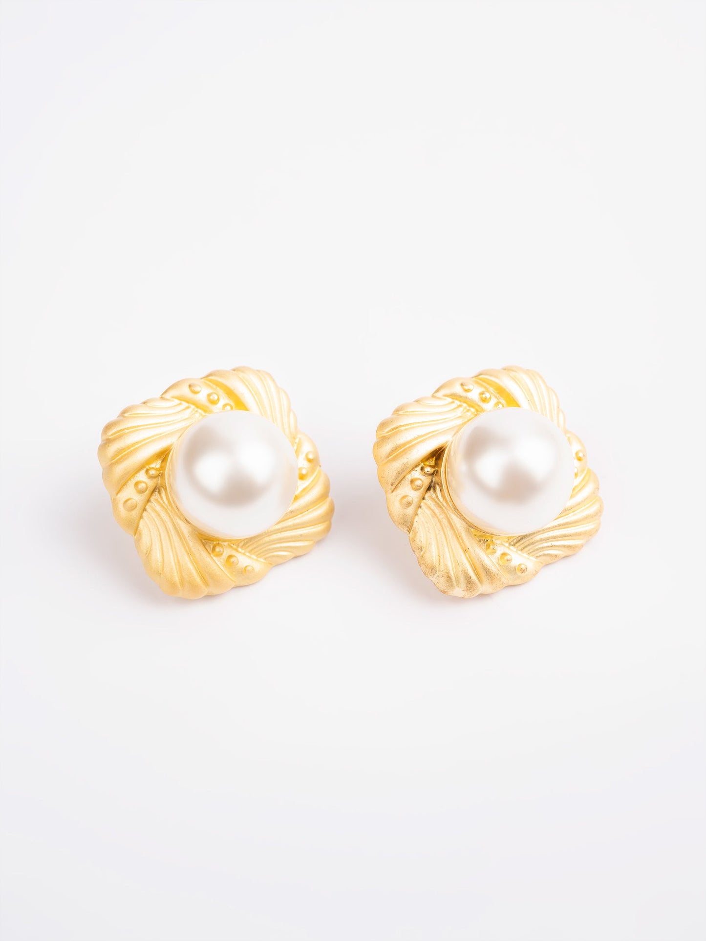 Pearl Studs