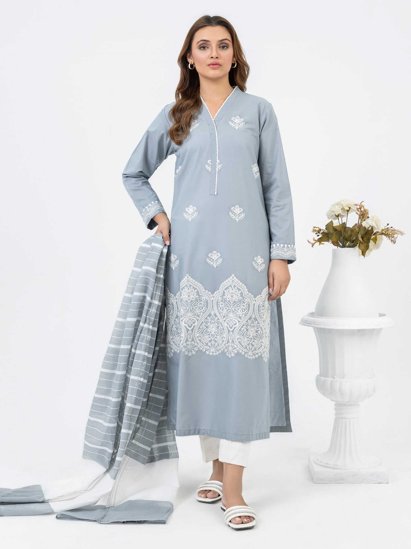 2 Piece Lawn Suit-Embroidered(Pret)