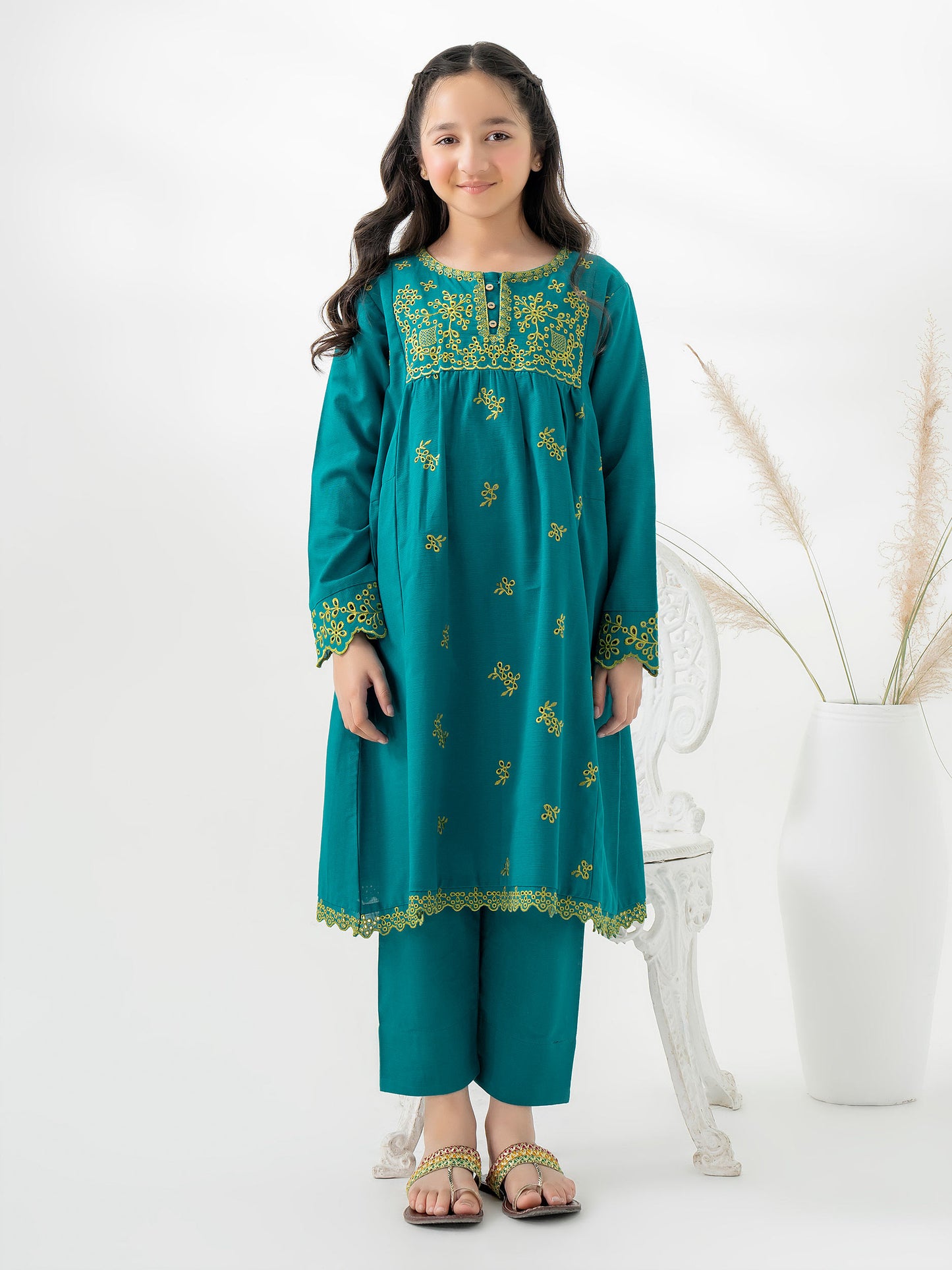 2 Piece Khaddar Suit-Embroidered