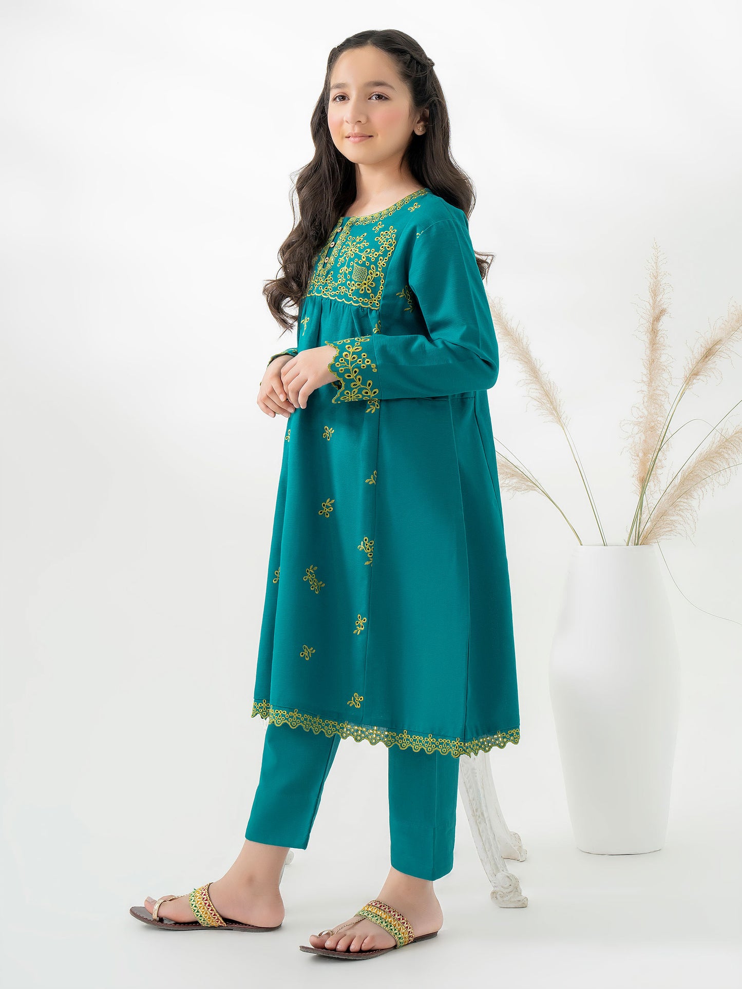 2 Piece Khaddar Suit-Embroidered