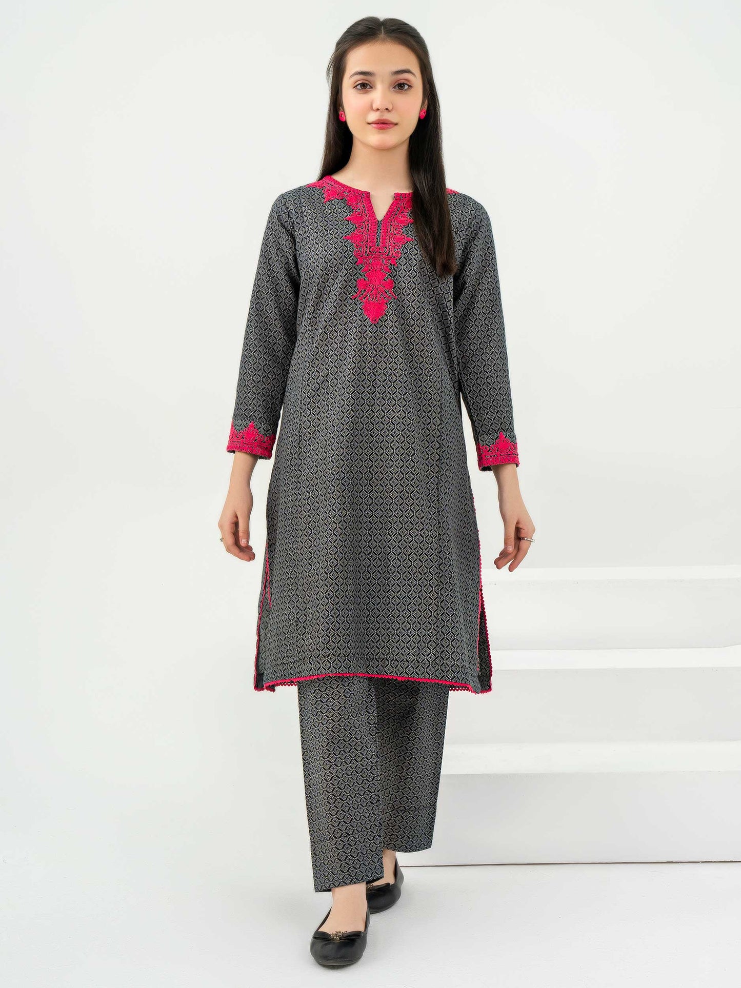 2 Piece Khaddar Suit-Embroidered