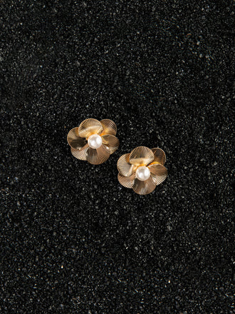 floral-stud-earrings