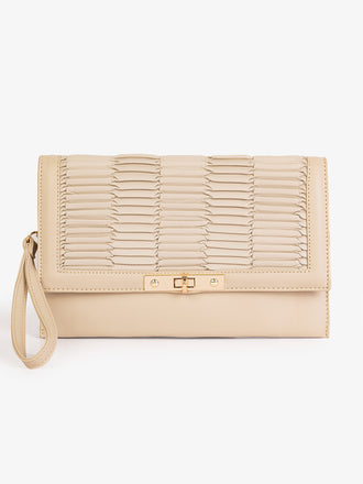 pleated-flap-clutch