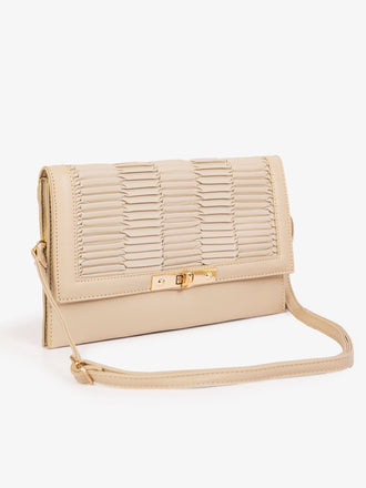 pleated-flap-clutch