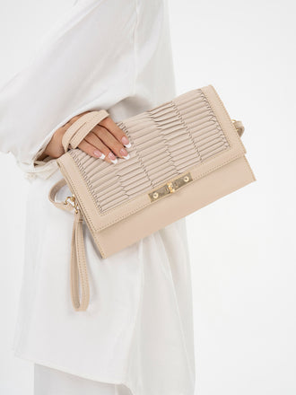 pleated-flap-clutch