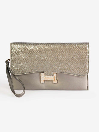 snake-textured-clutch