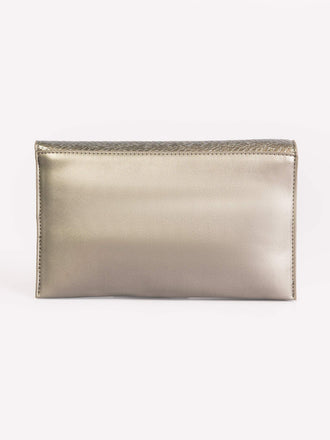 snake-textured-clutch