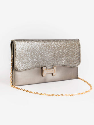 snake-textured-clutch