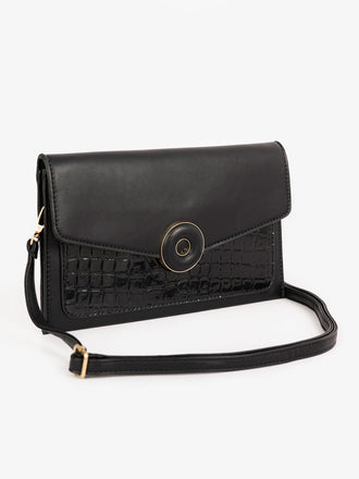 snake-textured-clutch