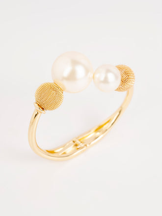 pearl-bangle-bracelet