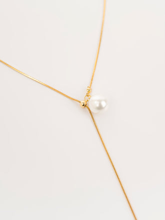 minimal-pearl-necklace