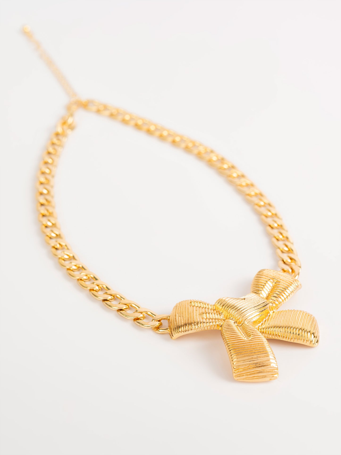 Bow Necklace