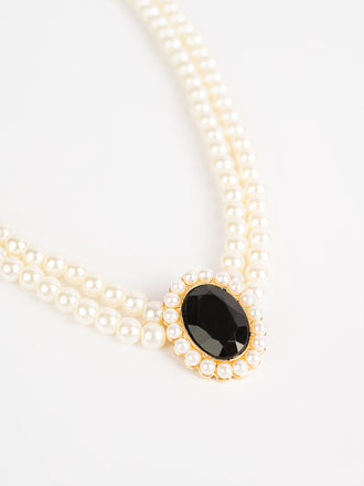 layered-pearl-necklace