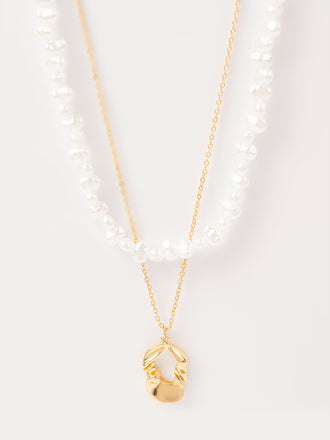 layered-pearl-necklace