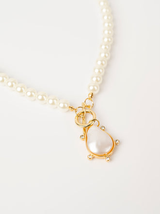 pearl-necklace-with-bracelet