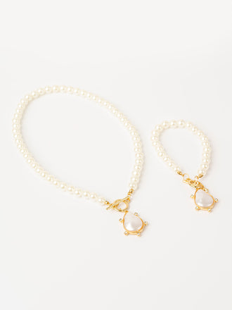 pearl-necklace-with-bracelet