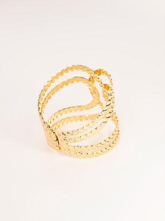 hollow-cuff-bracelet