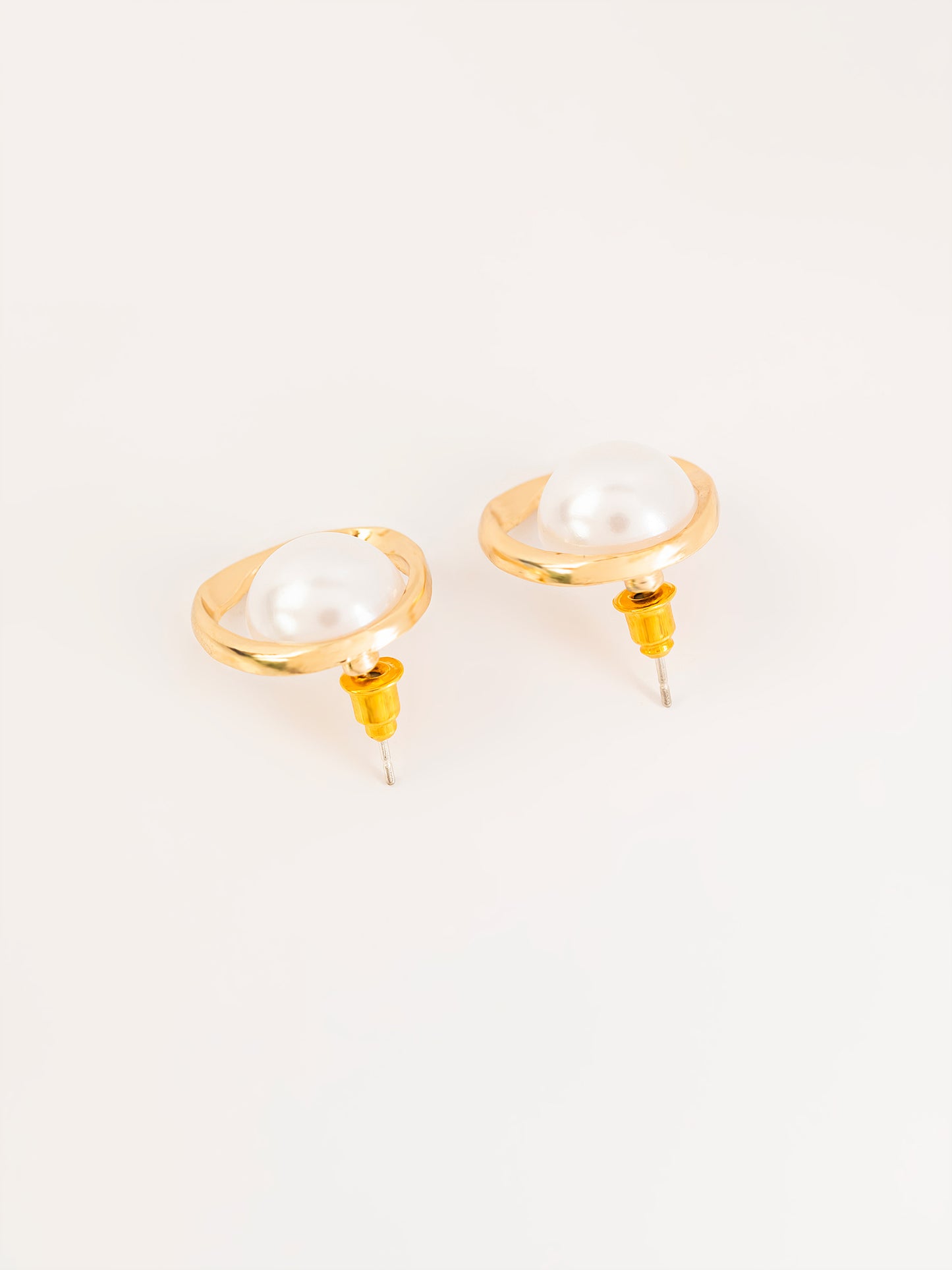 Hallow Pearl Studs