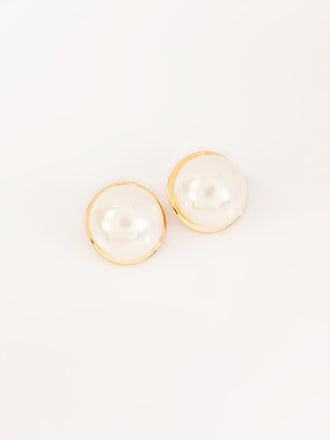 pearl-studs