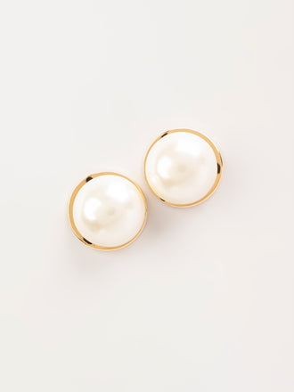 pearl-studs