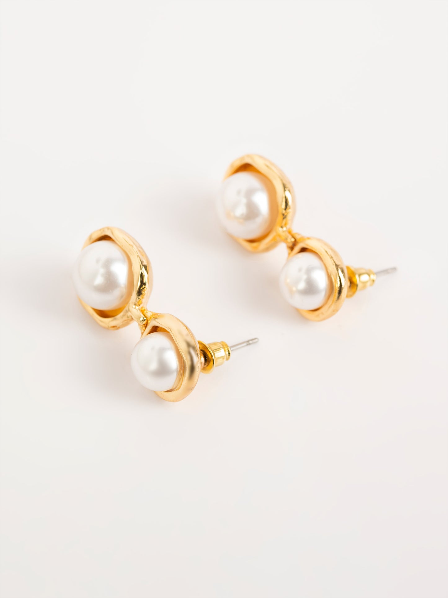 Dangling Pearl Earrings