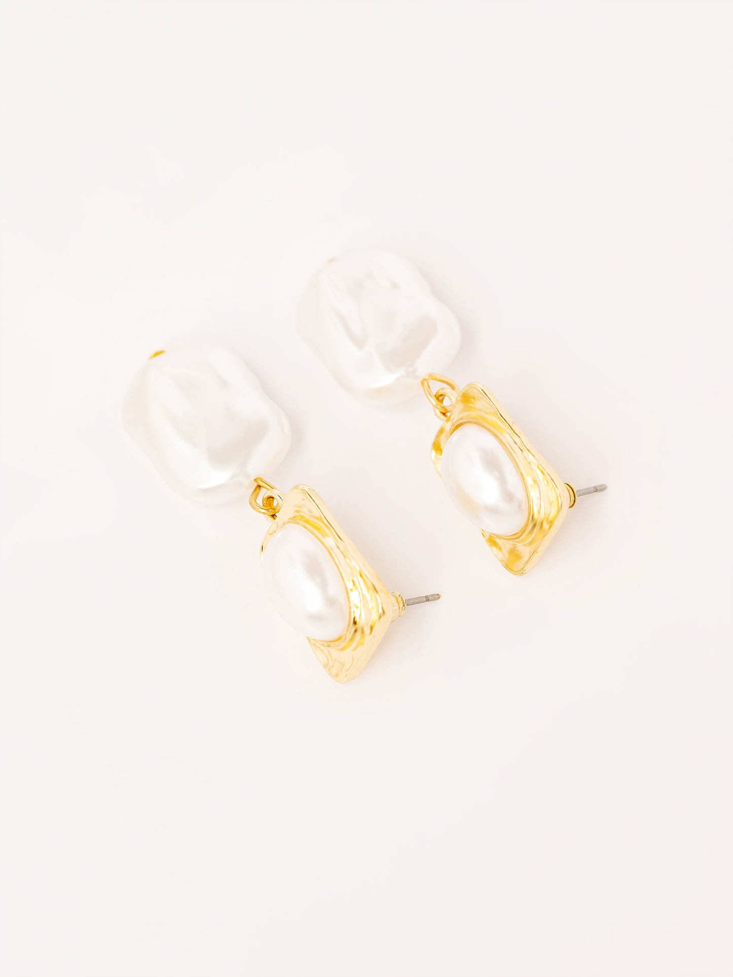 Dangling Pearl Earrings