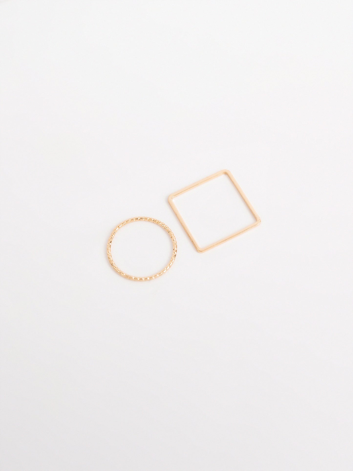 Geometric Ring Set