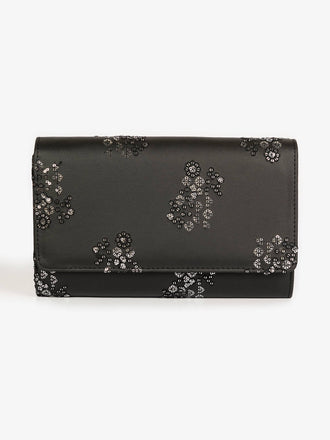 embroidered-clutch