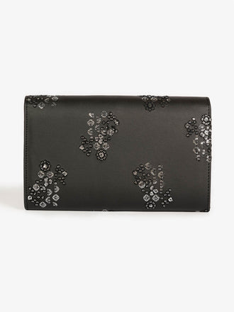 embroidered-clutch