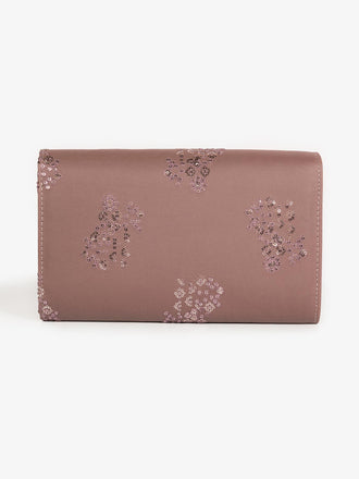 embroidered-clutch