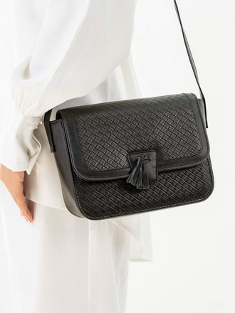 criss-cross-patterned-handbag