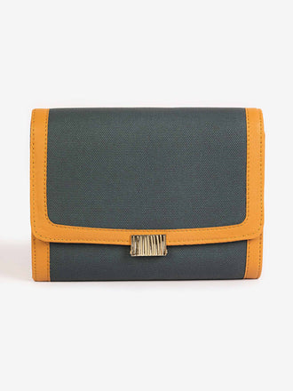 two-toned-clutch